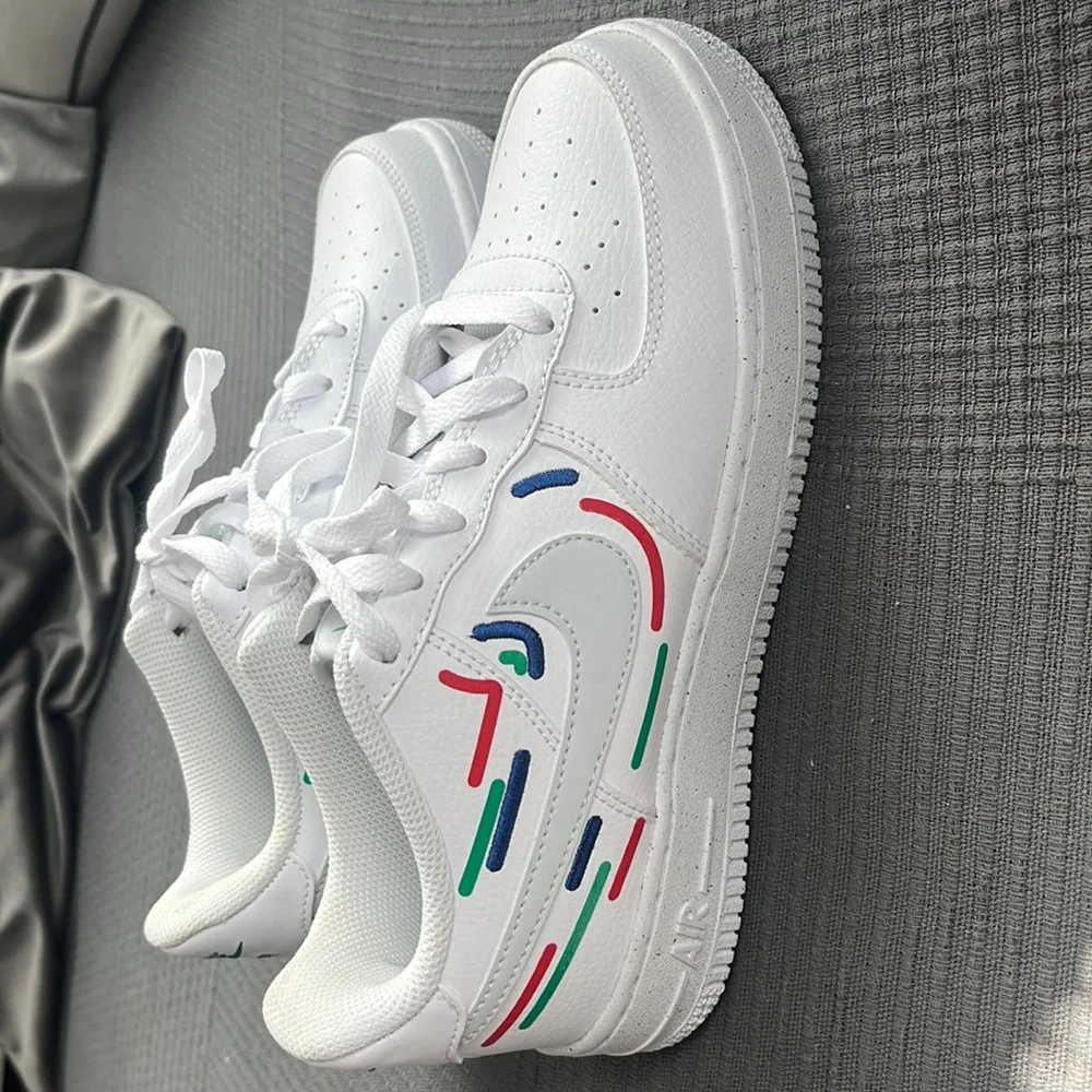 Nike Air Force 1 - Picture 3 of 5